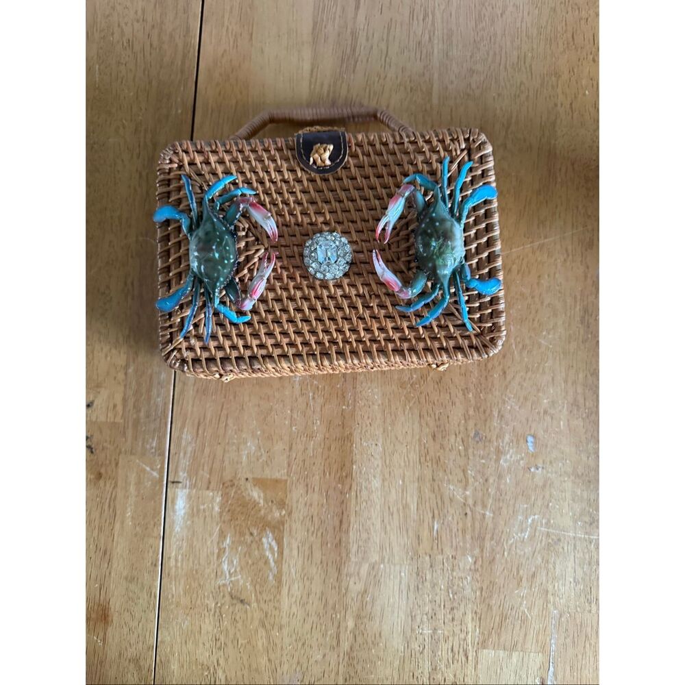 wicker handbag with crab decoration, coastal/vintage style. - Picture 2 of 13
